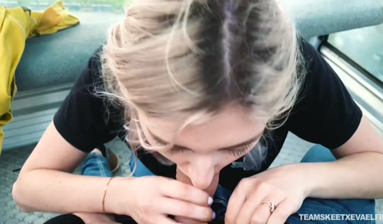 Юльчик отсасывает на сочинском подъемнике