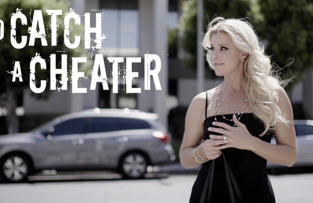 Мачеха приехала к сыну готовить, но сначала будет секс