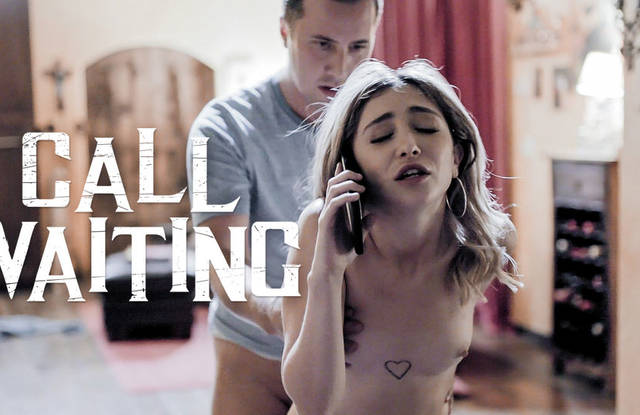 Девица базарила по телефону с бойфрендом, а кузен хотел пошпилить